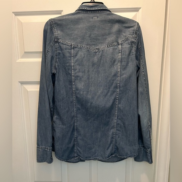 *Like New* J.Crew Woman’s Classic “Western Pearl Snap” Indigo Blue Denim Shirt - Picture 6 of 16